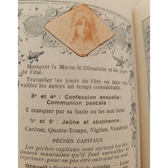 French Art Nouveau Prayer Book 1917 with Beautiful Graphics for Displaying - Picture 8 of 9